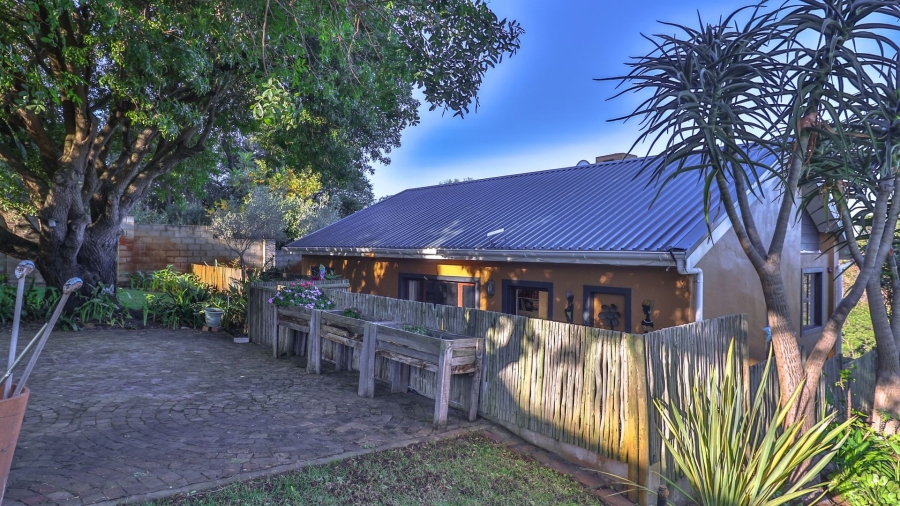 9 Bedroom Property for Sale in Onrus Western Cape